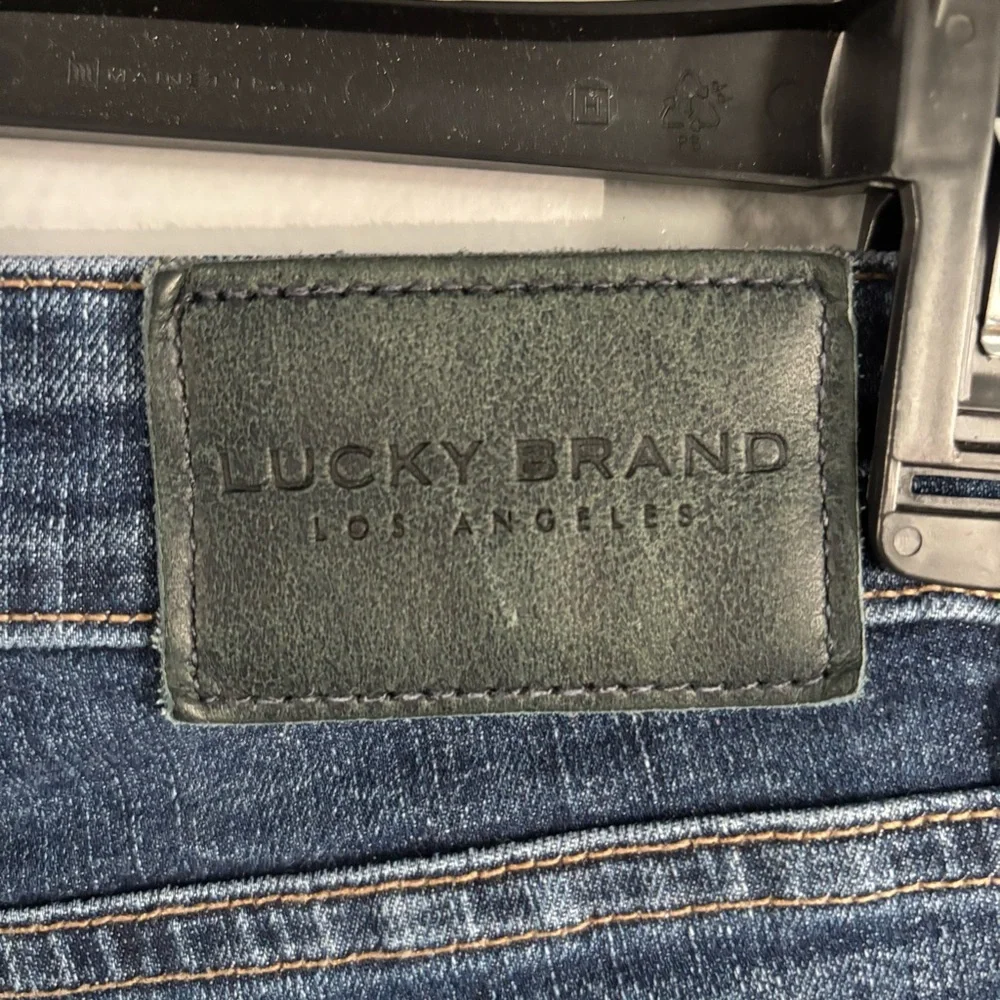 Lucky Brand low rise skinny Lolita women’s‎ jeans. SZ. 4/27A. Red velvet detail